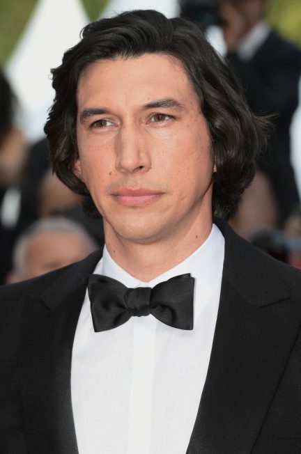 THANN​ ​ แนะนั่งทำงานอย่างไรให้ห่างไกลออฟฟิศซินโดรม พร้อมเทคนิคการนวดผ่อนคลายตัวเองช่วง​ WFH​