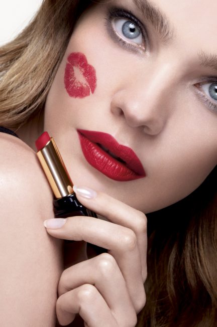 Adam Driver พรีเซ็นเตอร์ของน้ำหอมผู้ชายรุ่นใหม่ของ Burberry