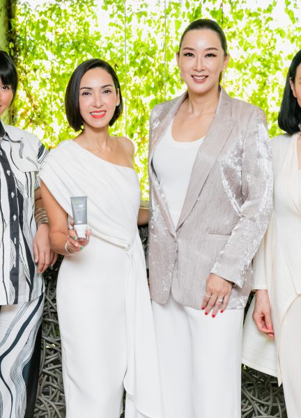 เปิดประวัติคุณหมอเมฆ  คุณหมอคนดังขวัญใจดาราเซเลบไทย